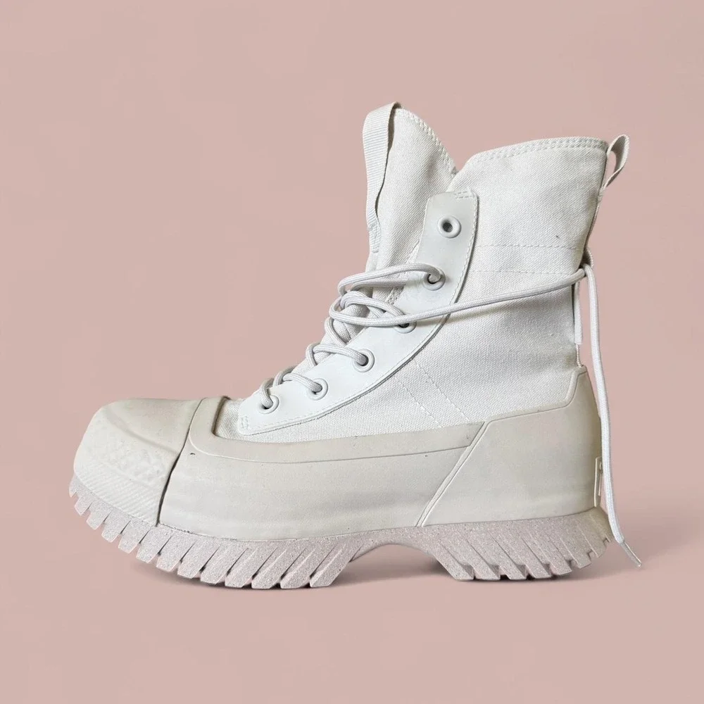 Converse Chuck Taylor All Star Lugged 2.0  High Top Sneakers Size 7 Women's